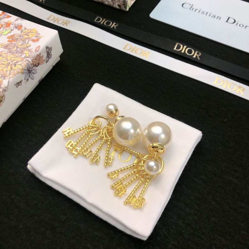 chr1st1an D10r earrings